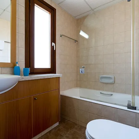 2 Bedroom Kornos With Private Pool And Golf Views, Aphrodite Hills Κούκλια