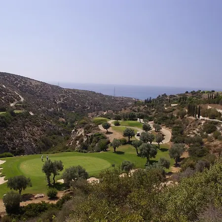 2 Bedroom Kornos With Private Pool And Golf Views, Aphrodite Hills Βίλα