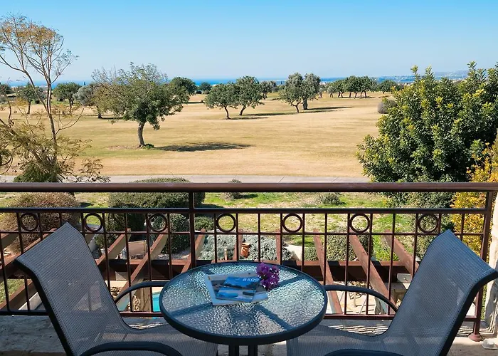 Vila 2 Bedroom Kornos With Private Pool And Golf Views, Aphrodite Hills Kouklia