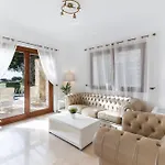 2 Bedroom Kornos With Private Pool And Golf Views, Aphrodite Hills Vila *