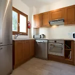Vila 2 Bedroom Kornos With Private Pool And Golf Views, Aphrodite Hills Kouklia