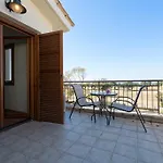 2 Bedroom Kornos With Private Pool And Golf Views, Aphrodite Hills Vila *