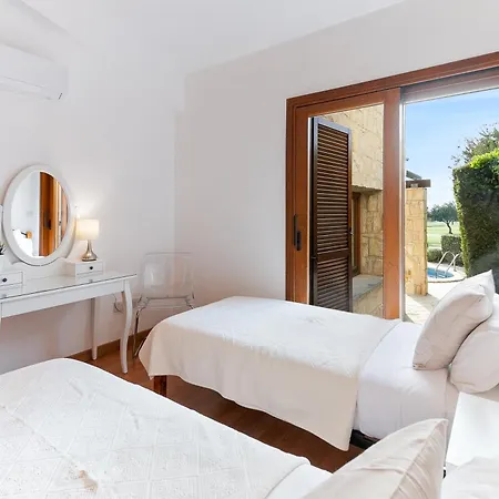 Villa 2 Bedroom Kornos With Private Pool And Golf Views, Aphrodite Hills Kouklia