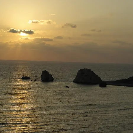 2 Bedroom Kornos With Private Pool And Golf Views, Aphrodite Hills Βίλα *