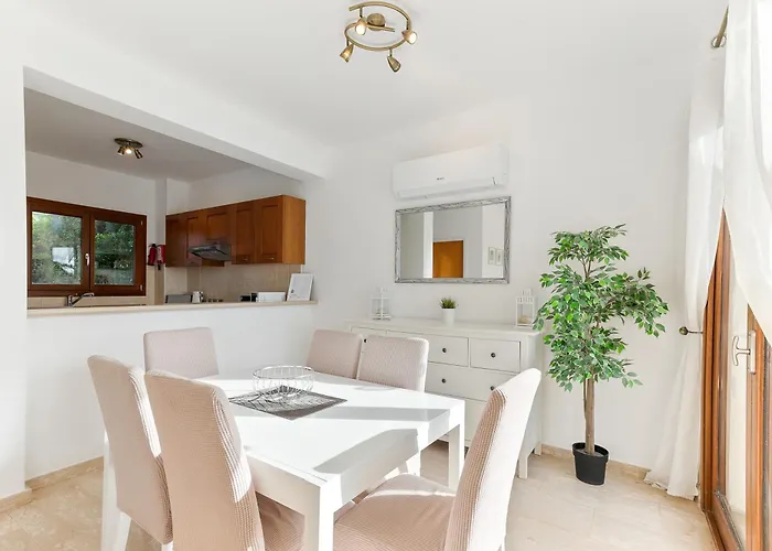 2 Bedroom Kornos With Private Pool And Golf Views, Aphrodite Hills * Kouklia