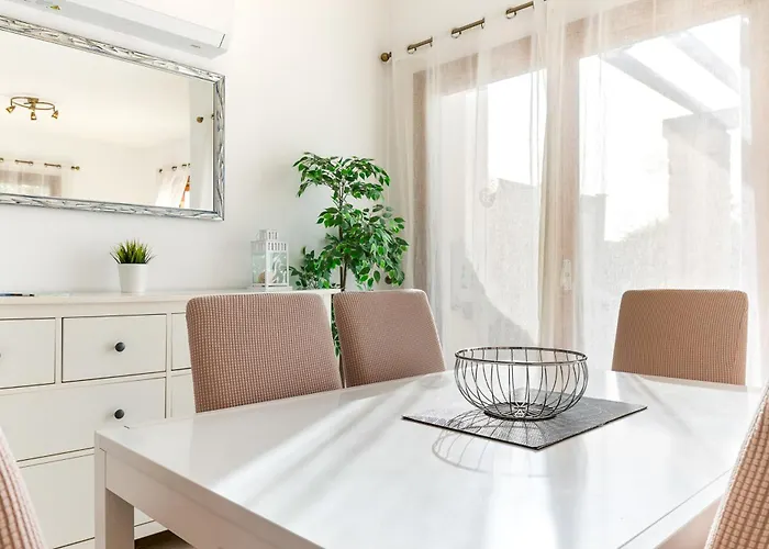 2 Bedroom Kornos With Private Pool And Golf Views, Aphrodite Hills Kouklia