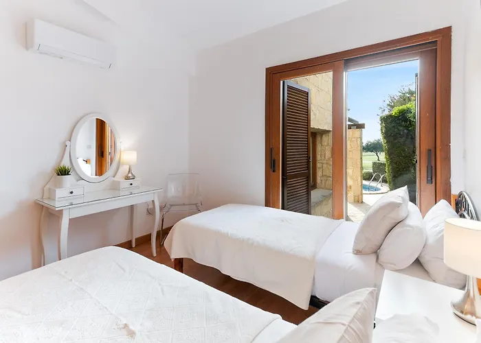 Villa 2 Bedroom Kornos With Private Pool And Golf Views, Aphrodite Hills Kouklia